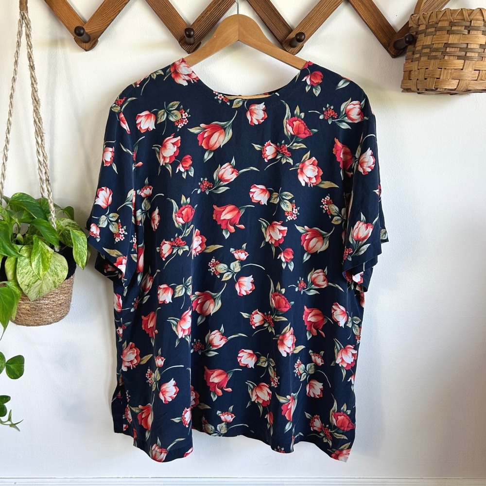 Vintage Navy Blue Red Tulip Floral Print Short Sleeve Keyhole Blouse
